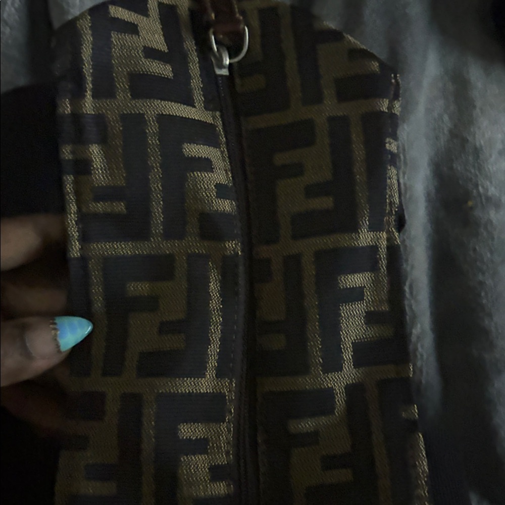 Authentic Fendi Black and Brown Logo Tote. COA included - Picture 9 of 12